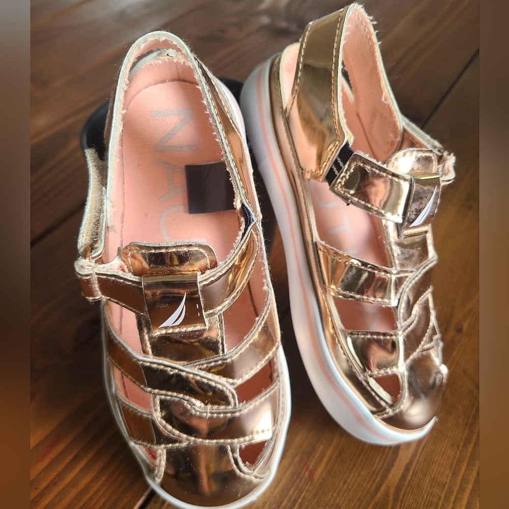 Nautica Rose Gold Metallic Sandals - 9